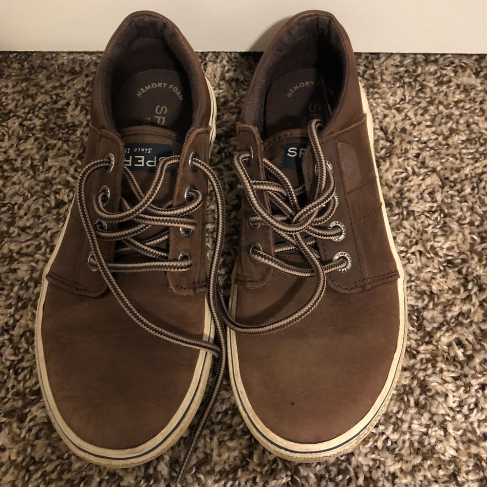 Sperry size 1 boys